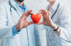 <b>�ɶ�ҽԺ��һ�����������Ǯ?</b>